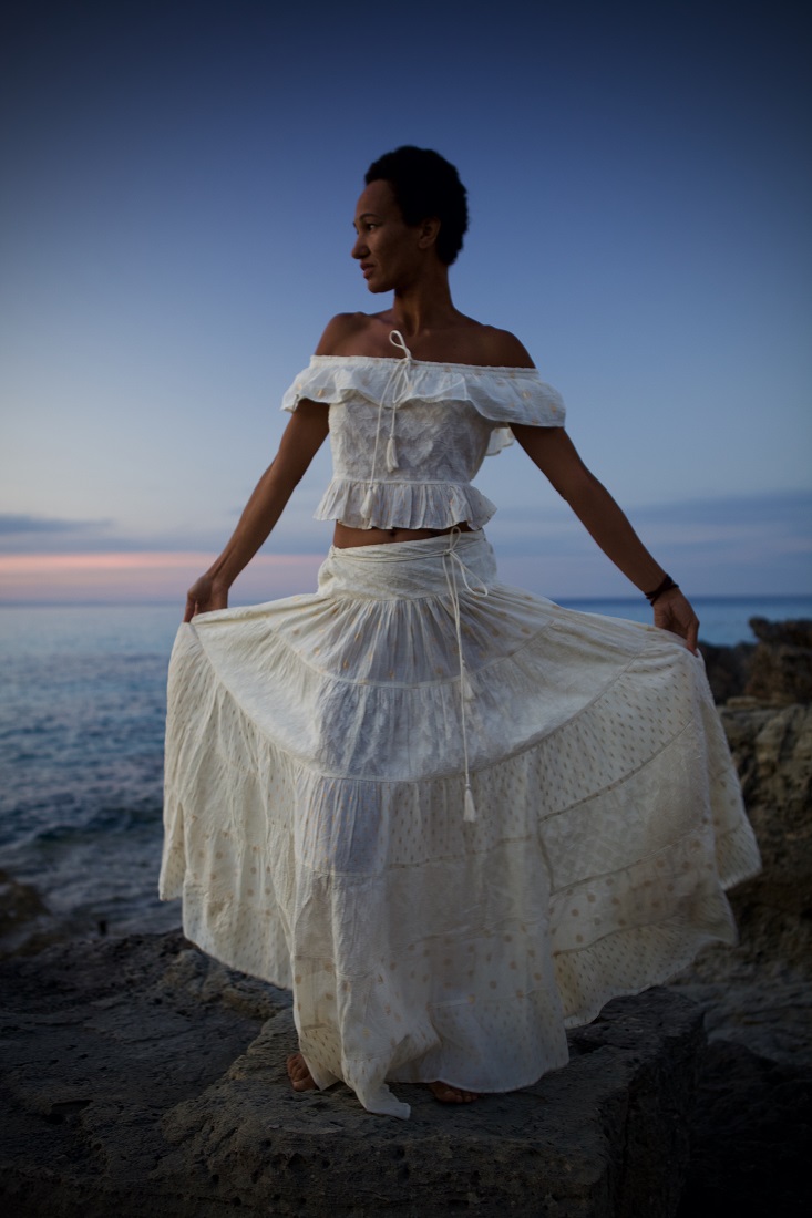 WHITE GYPSY TOP WITH FRINGES